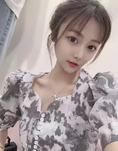 够骚啊！虹口区探访白嫩大胸妹妹！